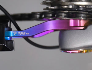 Candy titanium UDH hanger fitted next to the cassette